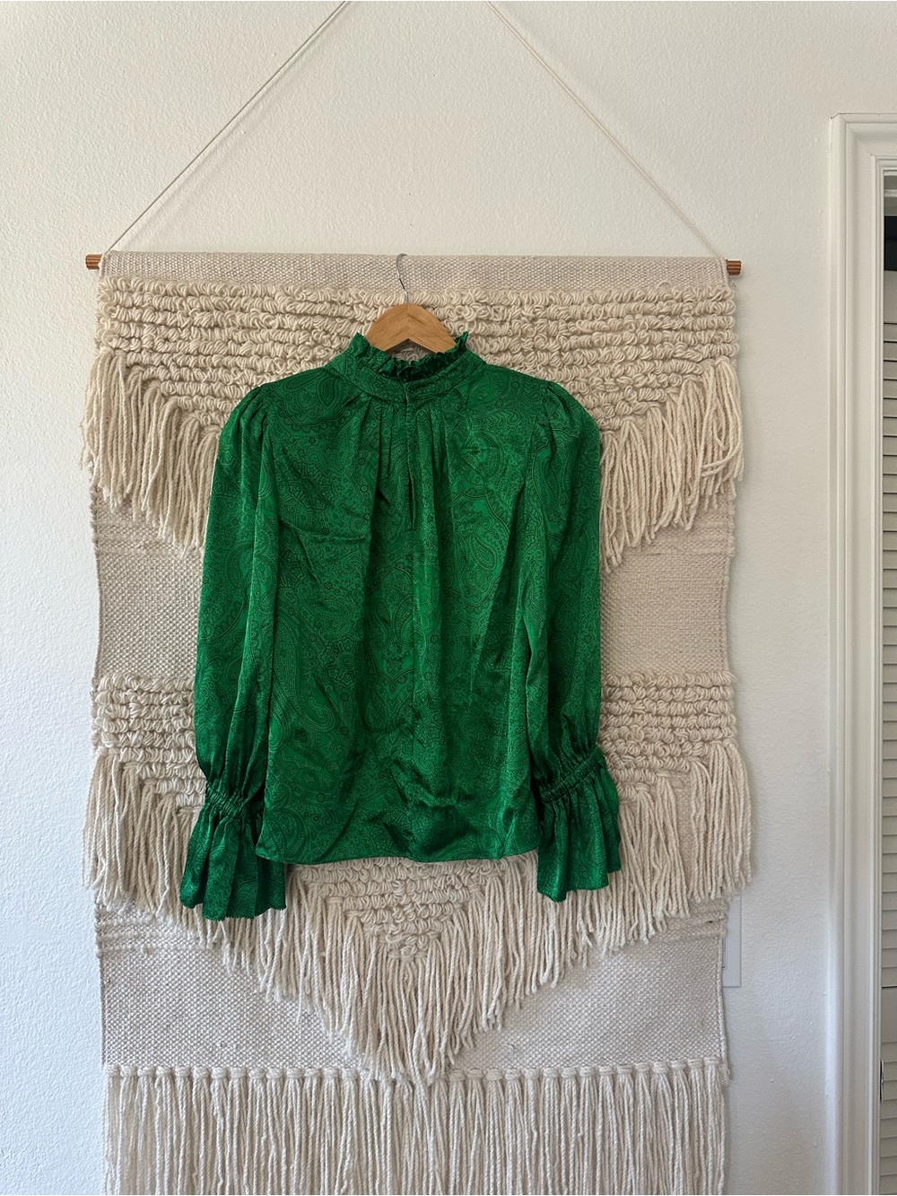 Alice + Olivia Launa Blouson Sleeve Blouse - Picture 8 of 8
